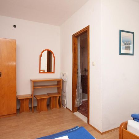 Apartments And Rooms With Parking Space Gradac, Makarska - 6819 Gradac  Zimmer foto