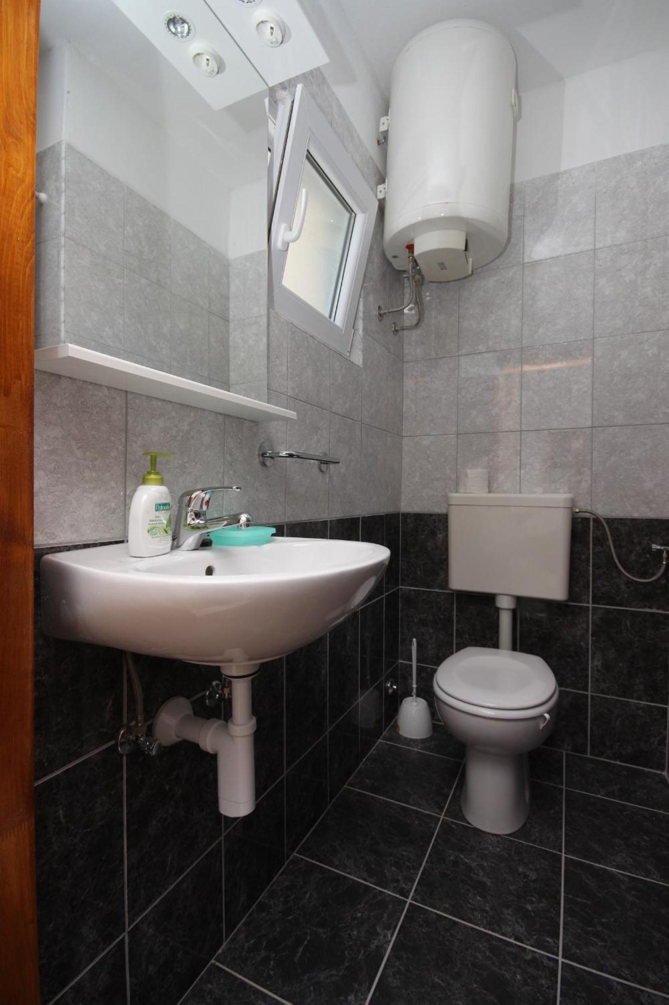 Apartments And Rooms With Parking Space Gradac, Makarska - 6819 Gradac  Zimmer foto